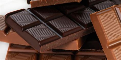 Video diatas menjelaskan bagaimana cara membuat fla coklat dengan bahan dasar chocolatos (produk minuman coklat dari. Cara Membuat Coklat Cetak Valentine, dan Kreasi Bentuk Lainnya