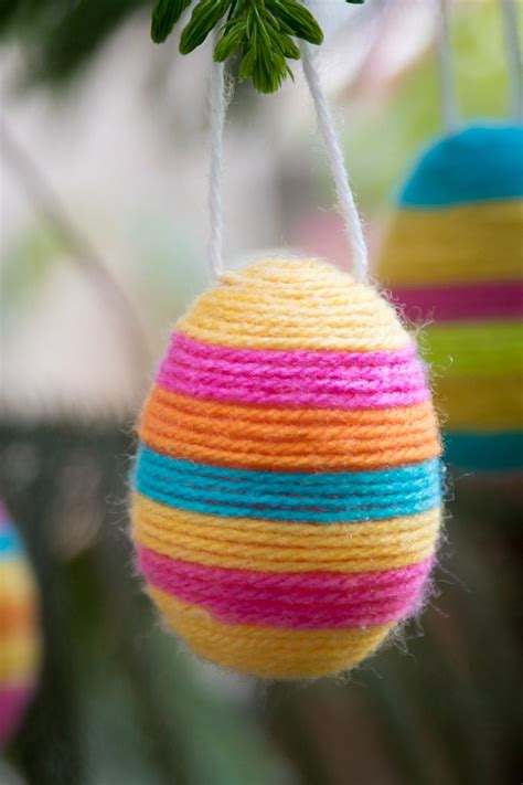 Brighten Up Your Home This Easter With Some Adorable Hanging Yarn Wrapped Plastic Eggs It S The