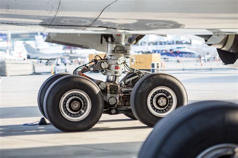 Heavy Load How The Landing Gear Works On Airplanes The Points Guy