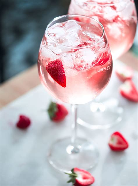 Millennial Pink Gin Is Here Because 2017 Refreshing Drinks Recipes Pink Gin Pink Drinks