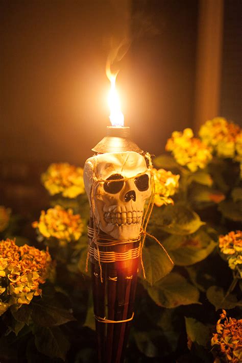 Flaming Skull Torches Diy Halloween Torches Spooky Torches