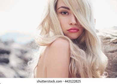 Portrait Beautiful Nude Blonde On Nudist库存照片443122825 Shutterstock