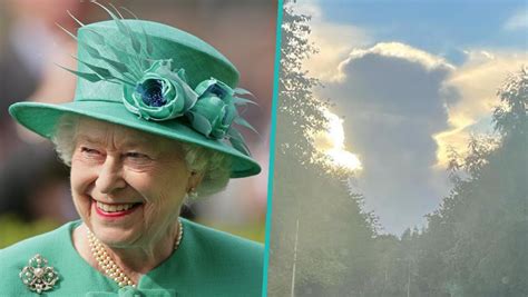 Mum And Daughter Spot Unique Cloud That Looks Like The Queen Moments