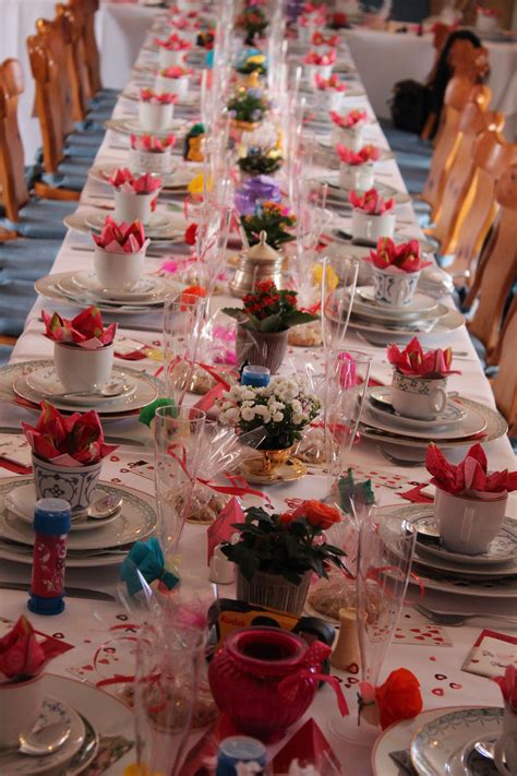 Table Decoration Alice in Wonderland Wedding | Alice in wonderland wedding, Wonderland wedding ...