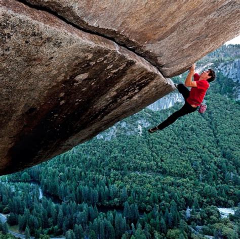 20 Insane Rock Climbing Photos That Will Make Your Heart Stop