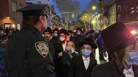 Inside Story Of The Funeral Of A Ny Rabbi A Covid 19 Victim That Went