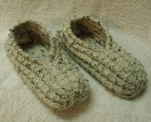 KweenBee And Me Learn To Knit Slippers With These Patterns
