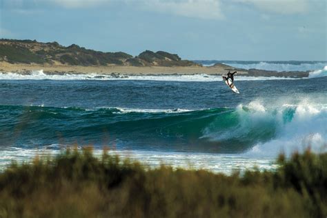 Shaun Manners Surfing Embodies The Best Kind Of Thrash Surfer