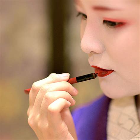 Japanese Contour And Blend Lip Brush Wawaza