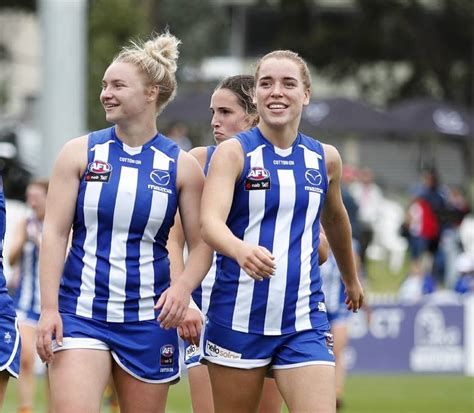 Mia King And Daria Bannister Earn Aflw Under 22 Gong The Examiner