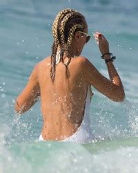 Victoria Hervey Nipple Slip On The Beach In Barbados Foto