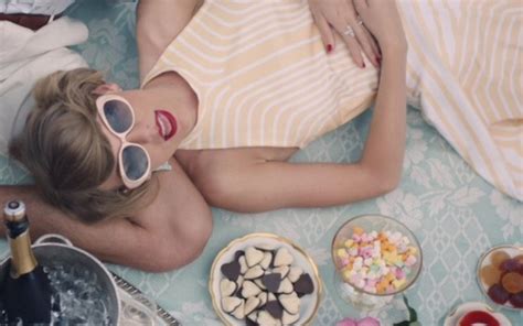 watch taylor swift s “blank space” video complex