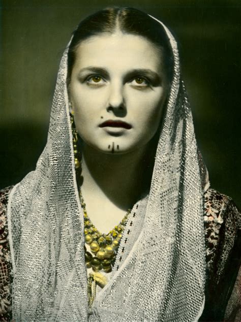 d ici et d ailleurs ‘mariam fakhreddine par van leo photographe arméno égyptien 1921 2002