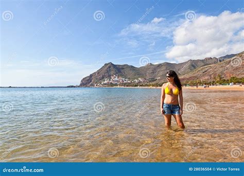 Sexig Spansk Kvinna I Stranden Arkivfoto Bild Av Andrews Semesterort