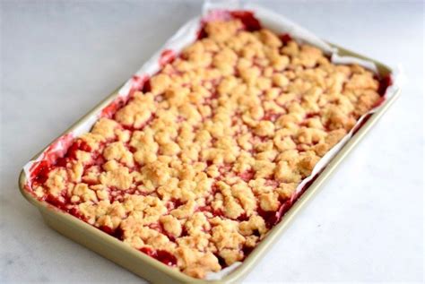 Aardbei Rabarber Crumble Cake Simpel Gwenn S Bakery Pie Dessert