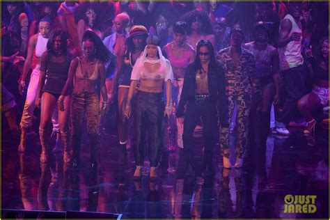 rihanna sings work and more for mtv vmas 2016 dance hall performance video photo 3744078