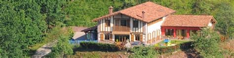 This country house offers breakfast and a front desk. Casa Binahia en Baztan, un valle rural de Navarra Casa de ...