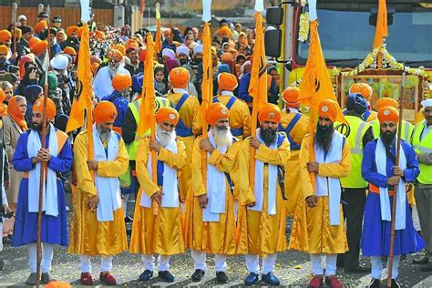 Thousands Of Sikhs Join In Wolverhampton Vaisakhi Parade Express And Star