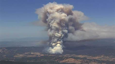 Photos Crews Battling Brush Fire In Pope Valley Area In Napa County Nearly 200 Homes Under