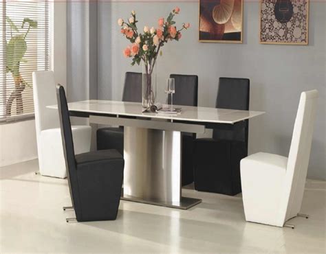 We offer fixed and extension tables in all sizes, with clean lines that are perfect for casual or formal entertaining. Modern Dining Room for Modern Lifestyle and Living - Amaza Design