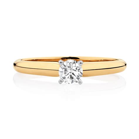 Solitaire Engagement Ring With A 14 Carat Diamond In 14kt Yellow