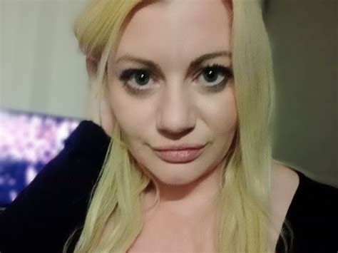 Madisonali Big Titted Blond Babe Webcam