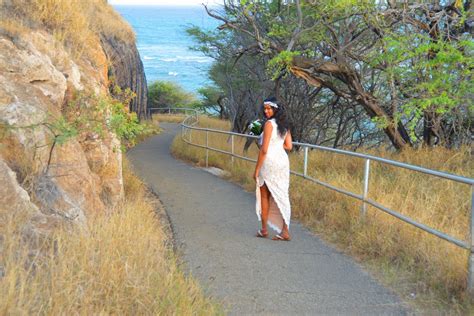 Bridal Dream Hawaii Wedding Blog Trail To Diamond Head Beach