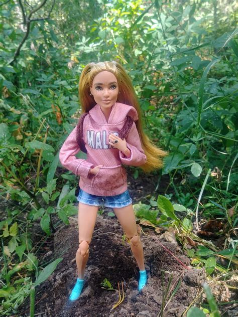 Tessa Barbie Barbies Doll Dolls Hiking Toy Toys Hd Phone
