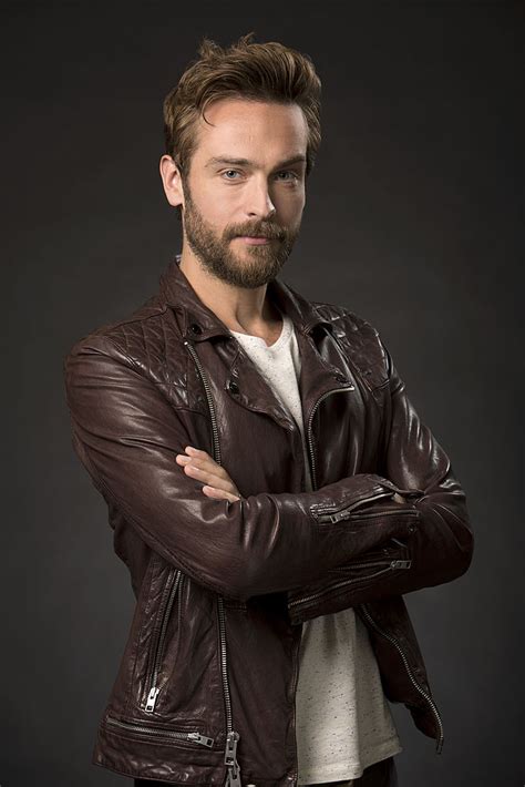 Tom Mison Photo Gallery High Quality Pics Of Tom Mison Theplace