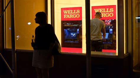 Former Wells Fargo Employees File Lawsuit Amid Accounts Scandal Abc7