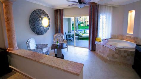 Majestic Elegance Punta Cana - Elegance Club Punta Cana - Majestic All Inclusive Resort - Junior ...