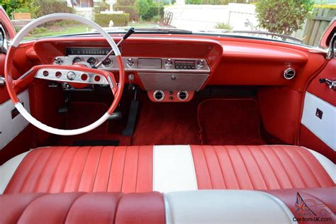 Chevrolet Impala 1961 V8 Pillarless Sports Sedan