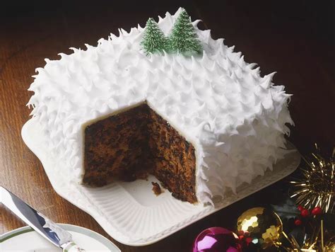 Ice a British Christmas Cake With These Easy Tips  Christmas cake