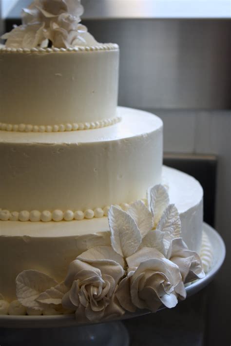 Verbena Pastries The Wedding Cake With Pearl Sugar Flowers