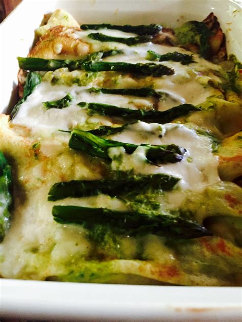 Crespelle Con Crema Di Asparagi Stracchino Ricette Veloci Dopo Lavoro