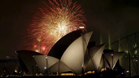 australia new zealand welcome new year 2016 with spectacular fireworks