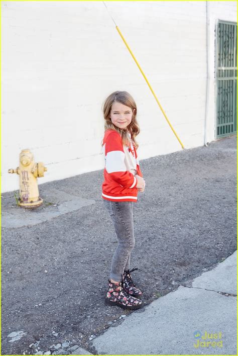 Young Sheldons Raegan Revord Shares 10 Fun Facts With Jjj Exclusive