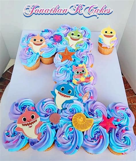I Love This Baby Shark Design On A Pullapart Cupcake Cake Yes We Do Cup