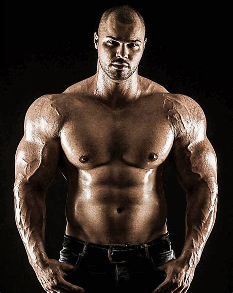 Pin By Mandy Hermosilloduran On Divinos Ripped Men Muscle Men Body Builder