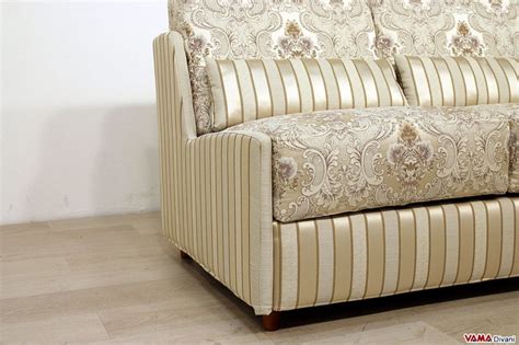 Quando si è molto stanchi, un divano reclinabile assolve la funzione di un vero e proprio letto: Divano letto piccolo senza braccioli - VAMA Divani