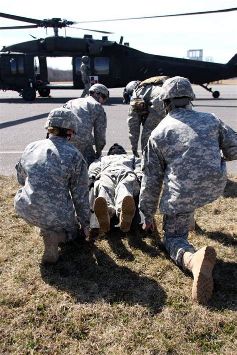 Ny Army National Guard Aircrew Soldiers Train On Helo Evacuation