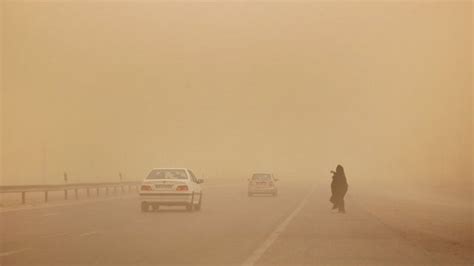 طوفان گرد و غبار، زندگی را در سیستان و بلوچستان مختل کرده است Bbc