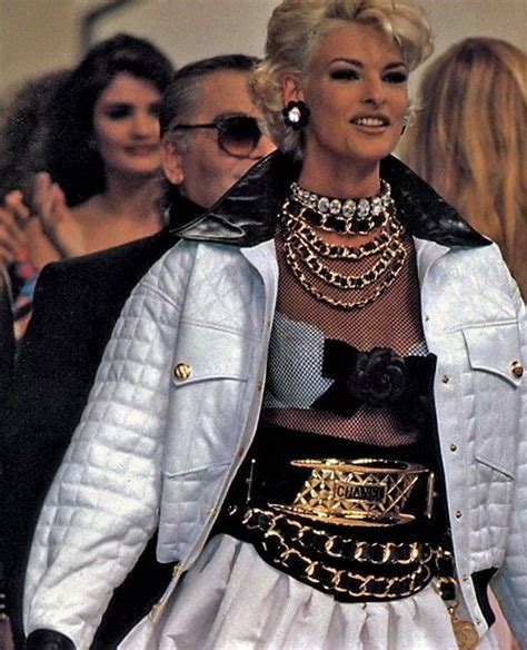 Linda Evangelista Chanel By Lagerfeld Fw 1991 Retro Fashion Couture