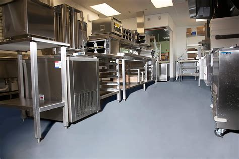 Thanks to its seamless and resilient surface, it's also a sanitary floor that meets usda standards and may be installed in a commercial kitchen, public restroom, or a medical facility. Restaurant Kitchen Flooring| Epoxy Flooring for Commercial ...