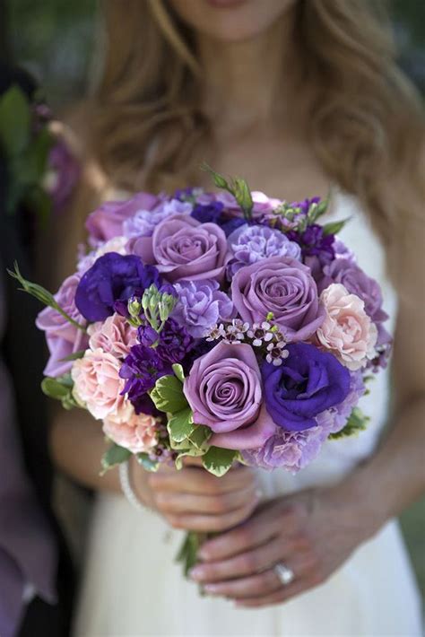 Wedding Bouquet Ideas And Inspiration 2022 Guide And Faqs Purple