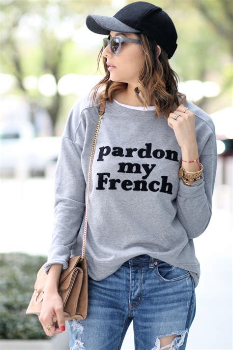 Tips For Looking Cool Girl Chic In A Sweatshirt Jeans Daily Craving