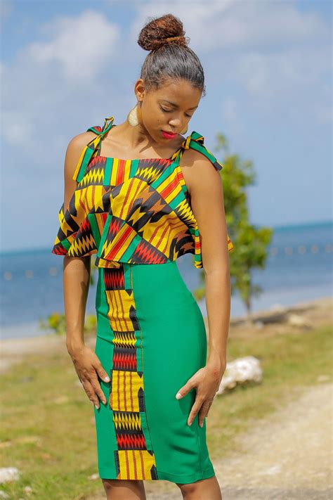 Cependant, pour un mélange parfait sans model robe en pagne model robe pagne africain robe africaine stylée modele de robe africaine couture africaine femme robe africaine tendance mode. Épinglé sur Women's fashion