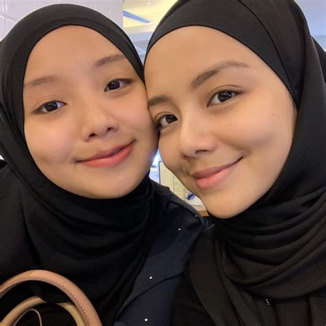 Cantik adik dan kakak mira filzah macam kembar sama je muka dan senyum. Gambar Adik-Beradik Mira Filzah Yang Tak Pernah Anda Lihat ...