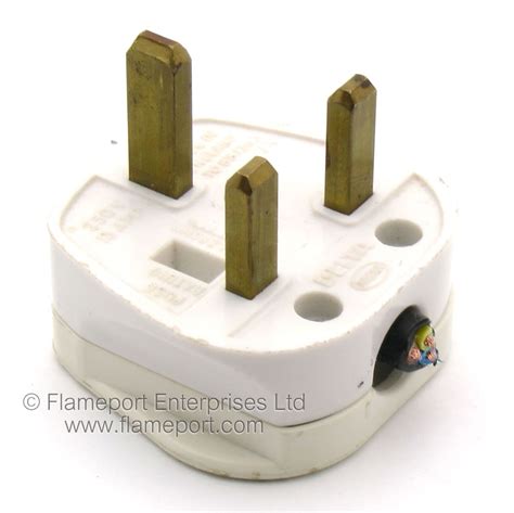 This is a common error and can lead to dangerous terminations. MEM DELTA white plastic 13A plug