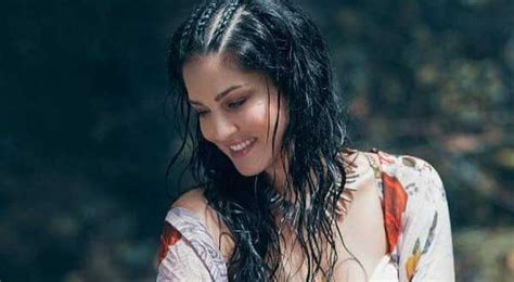 Sunny Leone Hot Sexy Photos With Bikini Hd Hq Images Wallpapers Janbharat Times